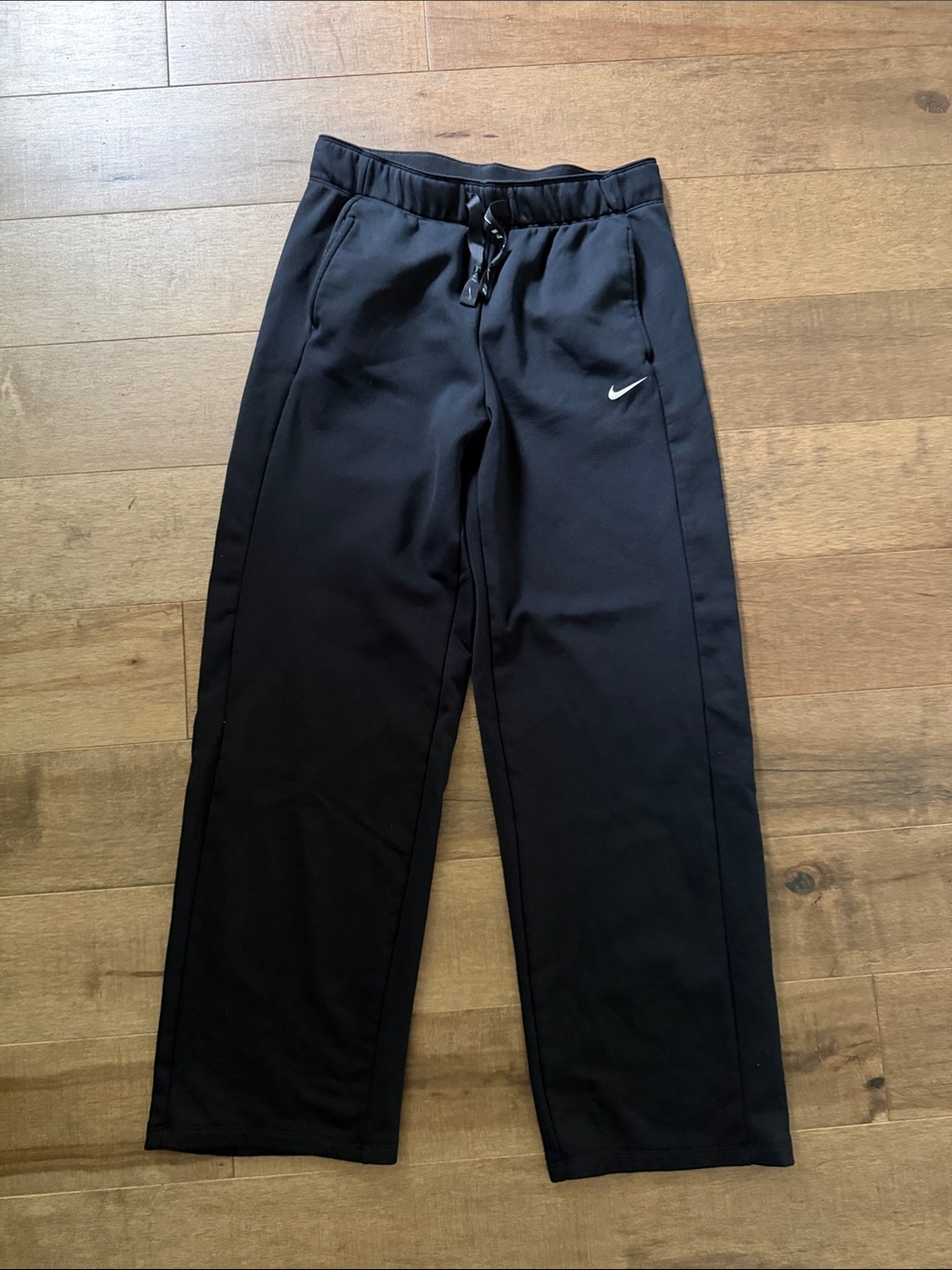 Women’s Nike Black Wide Leg Pants with White Swoosh 💋